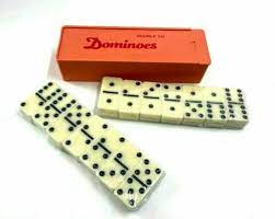 Dominoes set of 28 pieces plastic box