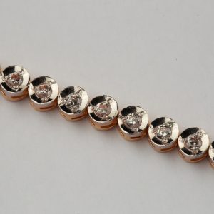 21 KT Gold Bracelet with Sparkling Zircon - 0001