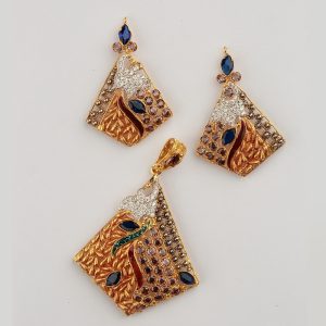 21 KT Gold Pendant With Earrings - 0001